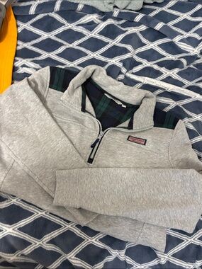 Hardly worn ‼️ Vineyard Vines quarter zip - women’s large